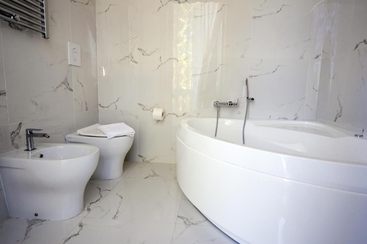 Antica Dimora Deluxe Bed & Breakfast Napoli Ngoại thất bức ảnh